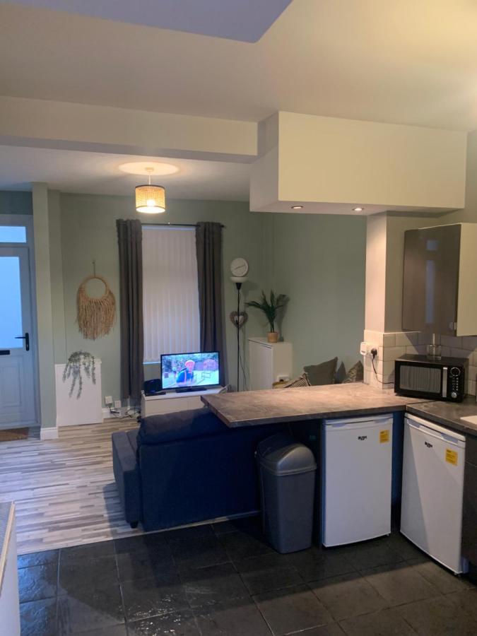 2 Bedroom Cheerful House Close To City Center Belfast Exterior foto