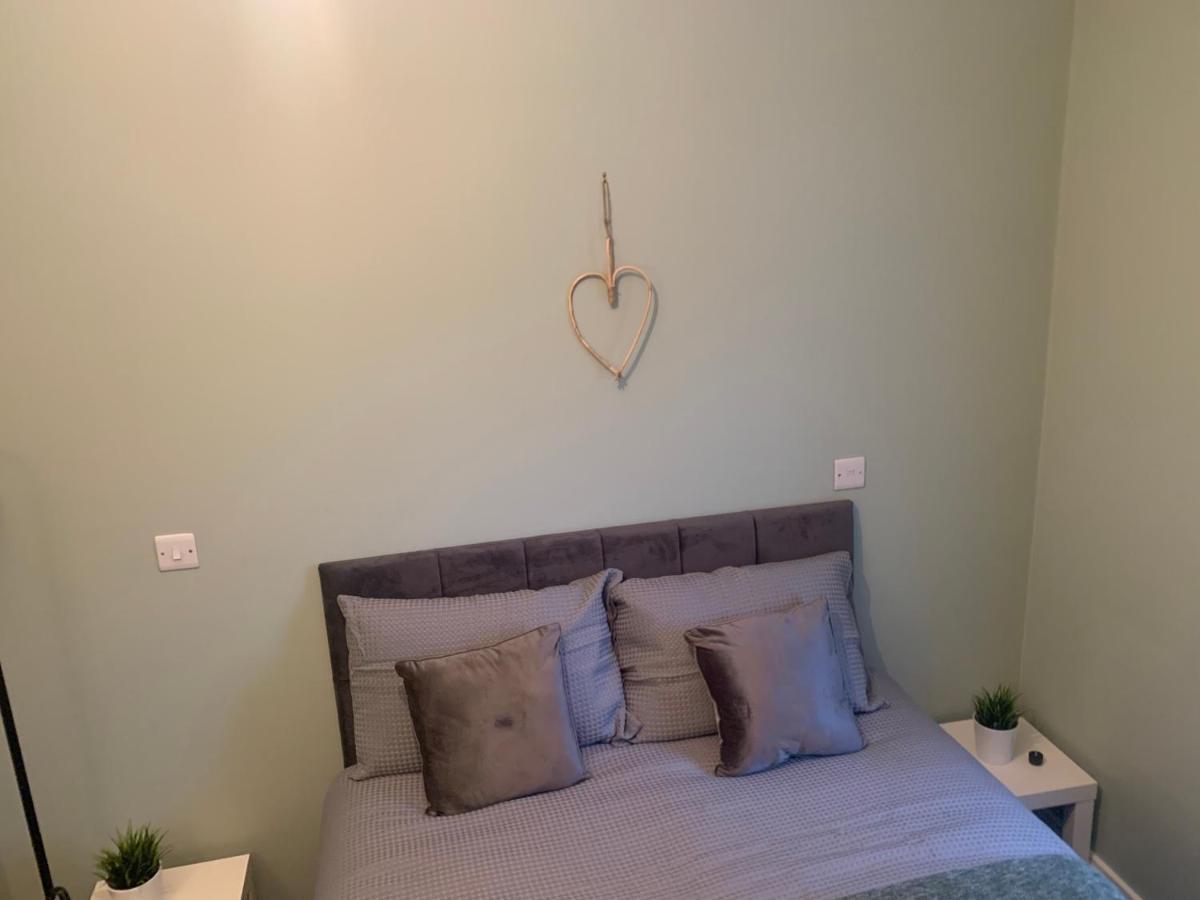 2 Bedroom Cheerful House Close To City Center Belfast Exterior foto