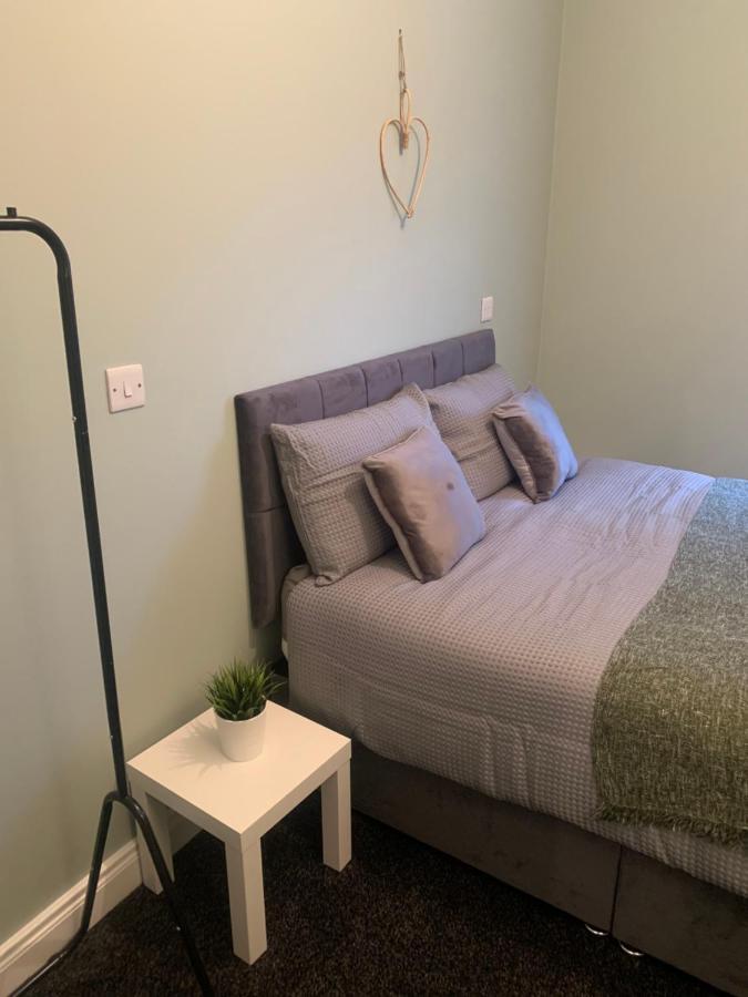 2 Bedroom Cheerful House Close To City Center Belfast Exterior foto