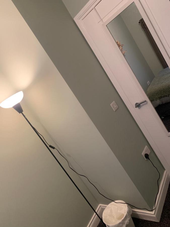 2 Bedroom Cheerful House Close To City Center Belfast Exterior foto
