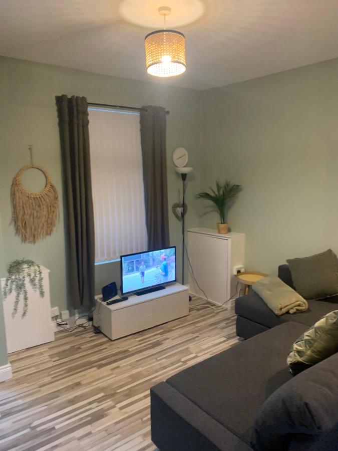 2 Bedroom Cheerful House Close To City Center Belfast Exterior foto